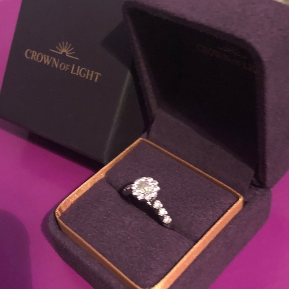 Crown of light 14k white gold diamond ring - Picture 4 of 8